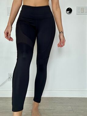 High-Waist Black Performance Leggings